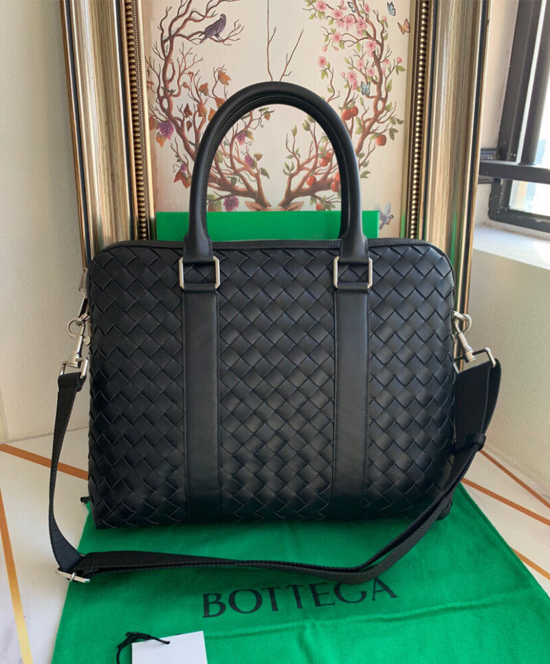 Bottega Veneta Slim Classic Intrecciato Briefcase 690702